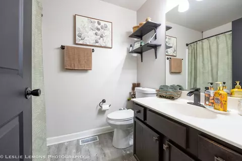 Bath - 655 Serendipity Dr, Aurora, IL 60504 photo 1 of 2