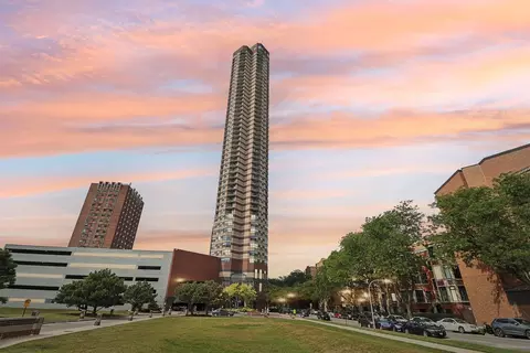 3660 N Lake Shore Dr #4604, Chicago, IL 60613