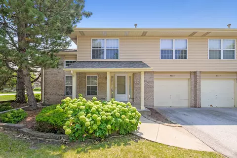 9330 Meadowview Dr, Orland Hills, IL 60487