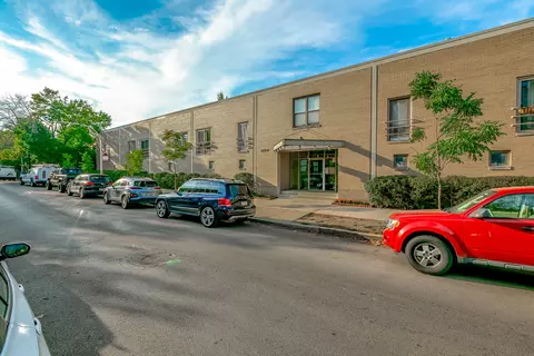 1100 W Cornelia Ave #108, Chicago, IL 60657