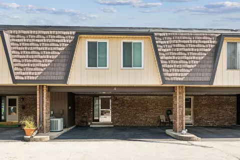 4 Cour Madeleine, Palos Hills, IL 60465