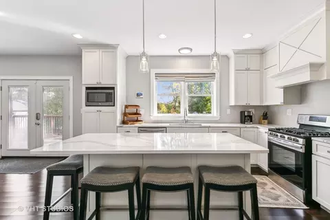 Kitchen - 11421 S Champlain Ave, Chicago, IL 60628 photo 3 of 4