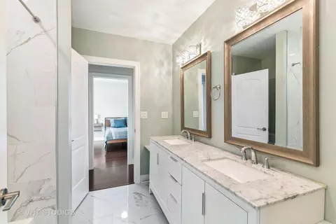 Bath - 11421 S Champlain Ave, Chicago, IL 60628 photo 3 of 4