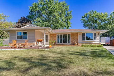 516 Corrinthia Ct, Elk Grove Village, IL 60007