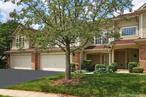 194 Island Ct, Schaumburg, IL 60193