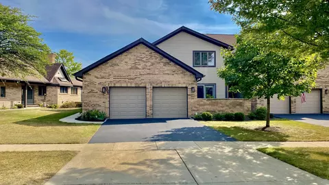 1691 Pebble Beach Dr #1691, Hoffman Estates, IL 60169