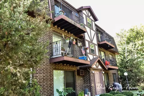 1000 Judson St #1B, Bensenville, IL 60106