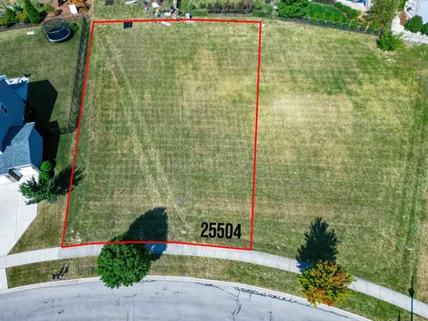 25504 Prairiewood Ln, Shorewood, IL 60404