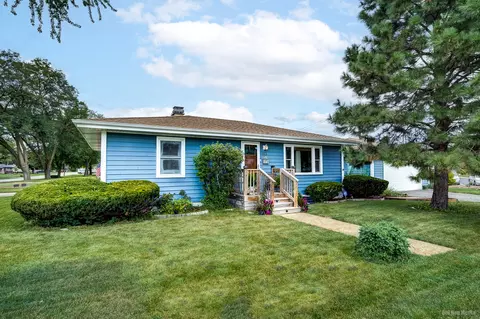 111 John St, North Aurora, IL 60542