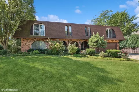 3222 Burr Oaks Dr, Joliet, IL 60431