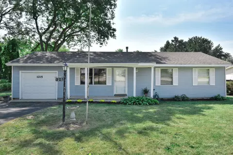 1215 Oakleaf Ave, Johnsburg, IL 60051