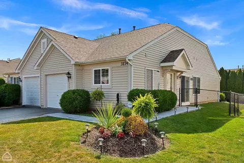 3174 Impressions Dr #3174, Lake In The Hills, IL 60156