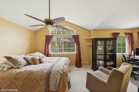 Bedroom - 1807 Maureen Dr, Hoffman Estates, IL 60192 photo 1 of 3