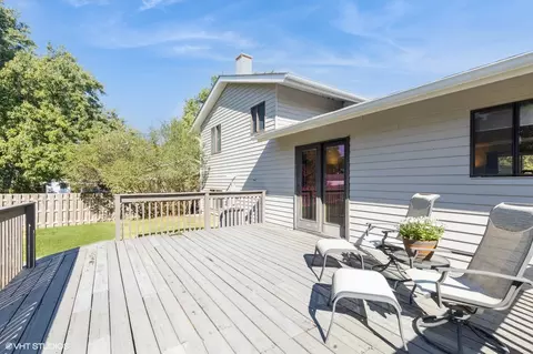 Exterior - 511 Silbury Ct, Mchenry, IL 60050 photo 5 of 5