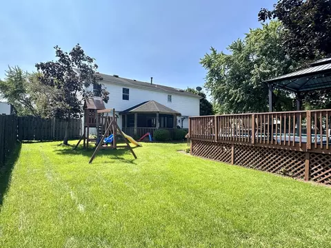 Exterior - 1320 Old Mill Ln, Algonquin, IL 60102 photo 5 of 6
