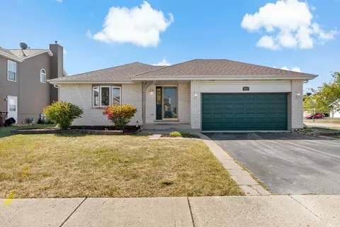 4125 Lakeview Dr, Country Club Hills, IL 60478