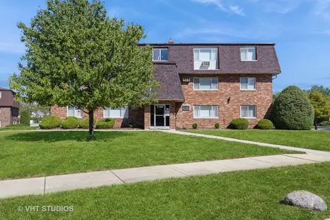 7100 Laverne Ln #10, Tinley Park, IL 60477