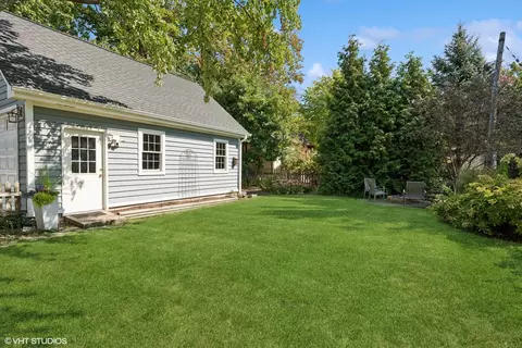 Exterior - 1005 N Scott St, Wheaton, IL 60187 photo 4 of 5