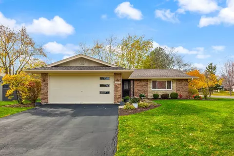 206 S Walnut Ln, Schaumburg, IL 60193