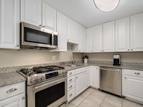 801 Windsor Rd, Glenview, IL 60025 photo 9