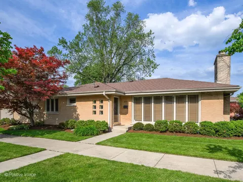 801 Windsor Rd, Glenview, IL 60025