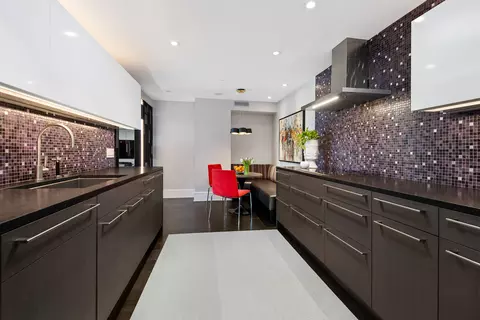 Kitchen - 132 E Delaware Pl #5404, Chicago, IL 60611 photo 3 of 3