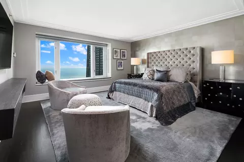 Bedroom - 132 E Delaware Pl #5404, Chicago, IL 60611 photo 1 of 2