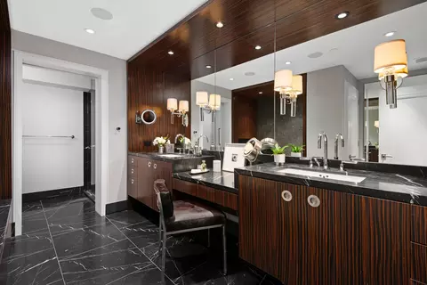Bath - 132 E Delaware Pl #5404, Chicago, IL 60611 photo 1 of 4