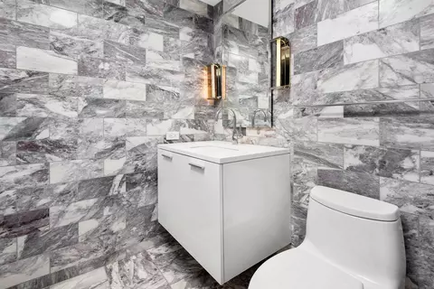 Bath - 132 E Delaware Pl #5404, Chicago, IL 60611 photo 3 of 4