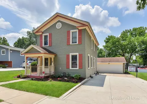 105 E Tyler St, Oswego, IL 60543