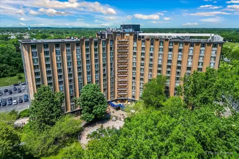 1 Renaissance Pl #709, Palatine, IL 60067