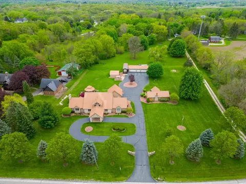 38 W605 Silver Glen Rd, Saint Charles, IL 60175