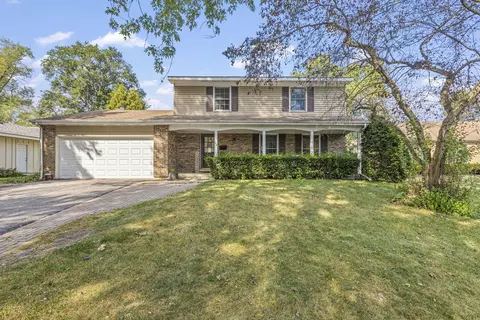 144 Sherwood Dr, Cary, IL 60013