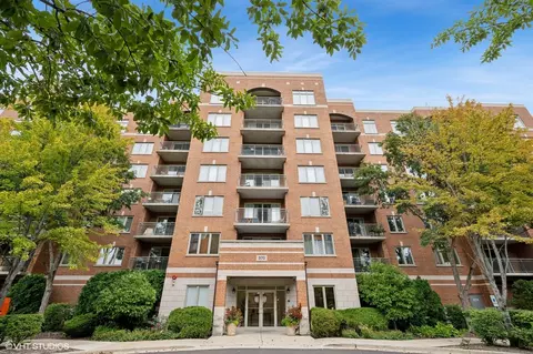 370 S Western Ave #510, Des Plaines, IL 60016