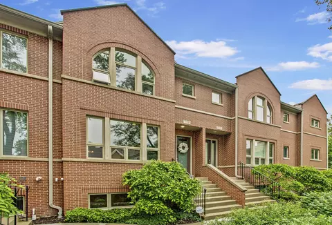 1771 Dewes St #D, Glenview, IL 60025