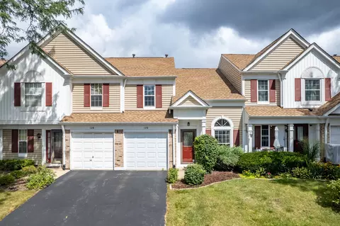 126 W 67th St, Westmont, IL 60559