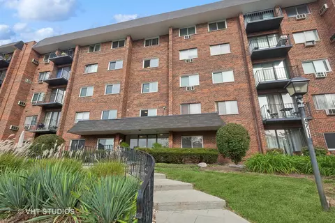 4711 Saint Joseph Creek Rd #3A, Lisle, IL 60532