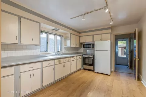 Kitchen - 2309 Brown Ave, Evanston, IL 60201 photo 3 of 3