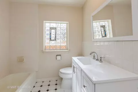 Bath - 2309 Brown Ave, Evanston, IL 60201 photo 1 of 1