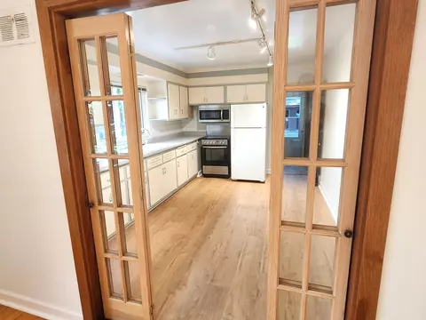 Kitchen - 2309 Brown Ave, Evanston, IL 60201 photo 2 of 3