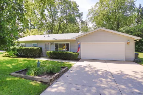 1819 E Darryl Dr, Arlington Heights, IL 60004