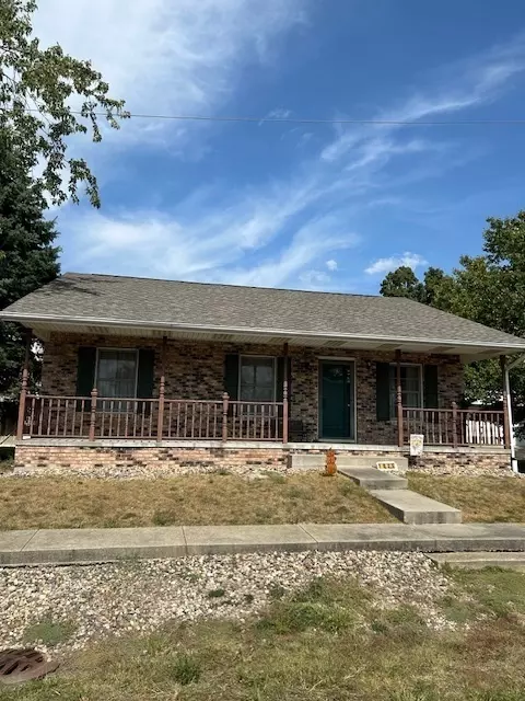 102 Pearl St E, Danvers, IL 61732 photo 2