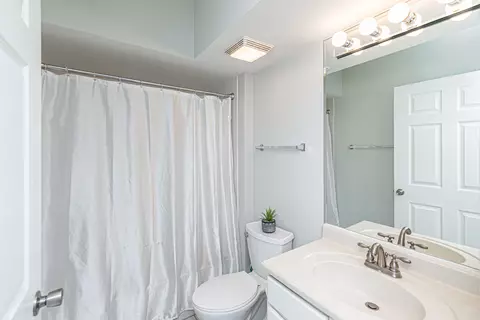 1349 E Washington St #210A, Des Plaines, IL 60016 photo 11