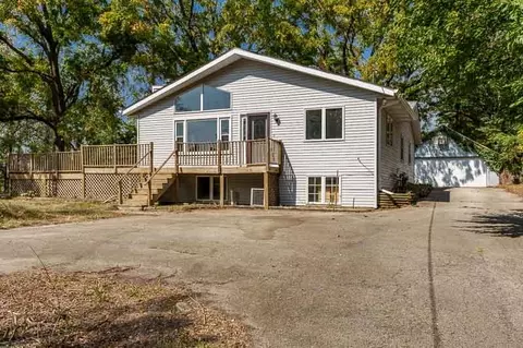933 Gleasman Rd, Roscoe, IL 61073 photo 2