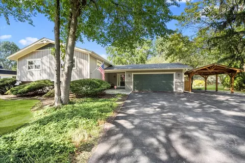 28 W154 Lakeview Dr, Naperville, IL 60564