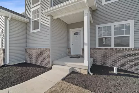 3614 Cabernet Ct, Normal, IL 61761 photo 2
