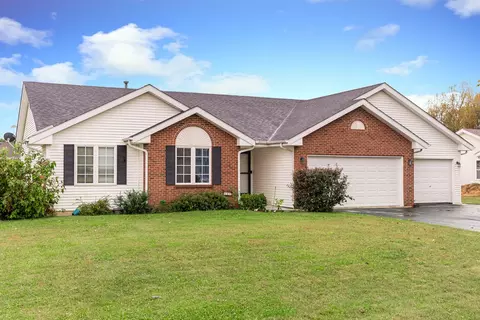 180 Autumnwood Ln, Davis Junction, IL 61020