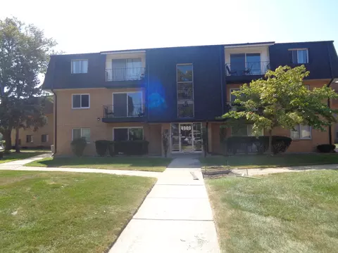 4909 W 109th St #203, Oak Lawn, IL 60453