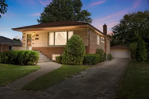 8931 S 55th Ct, Oak Lawn, IL 60453