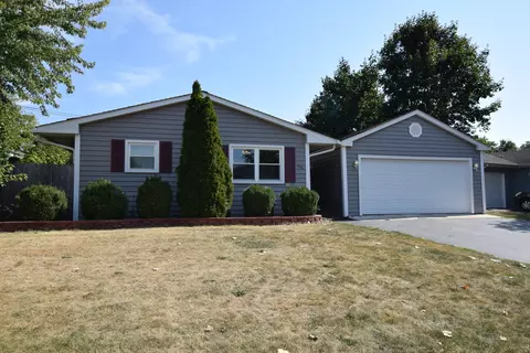 756 Navajo Dr, Carpentersville, IL 60110